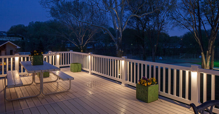 combinación perfecta de luces para terrazas |  esquinas de la cubierta